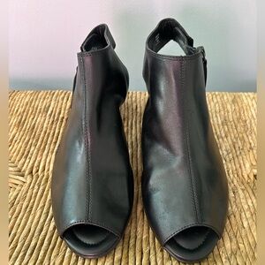 BRAND NEW - earth Peep Toe Leather Booties
